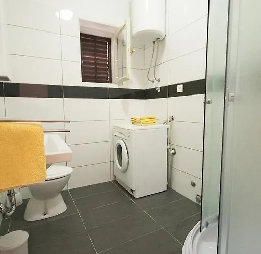 公寓 Lavanda 扎达尔